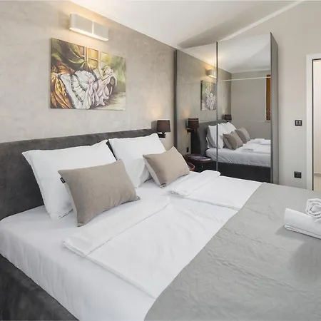 Alena Appartement *