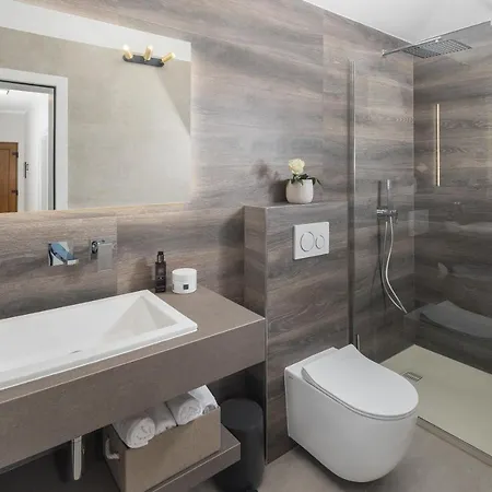 Alena Appartement *