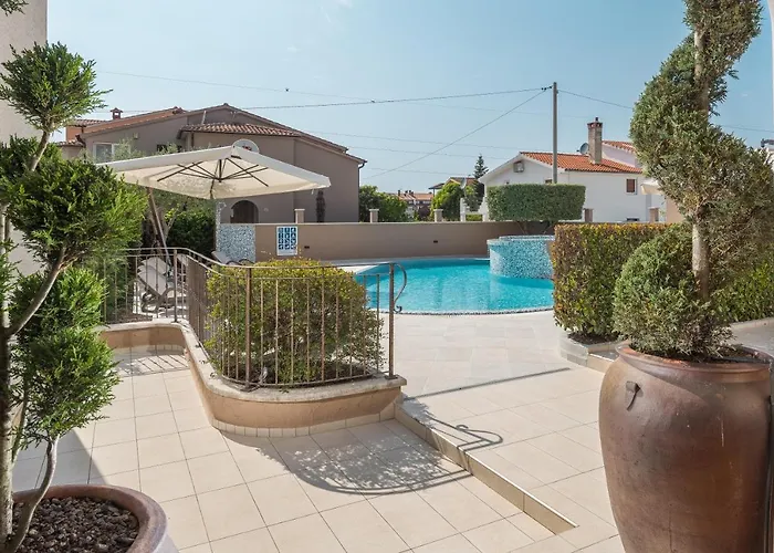 아파트 Alena 포레치